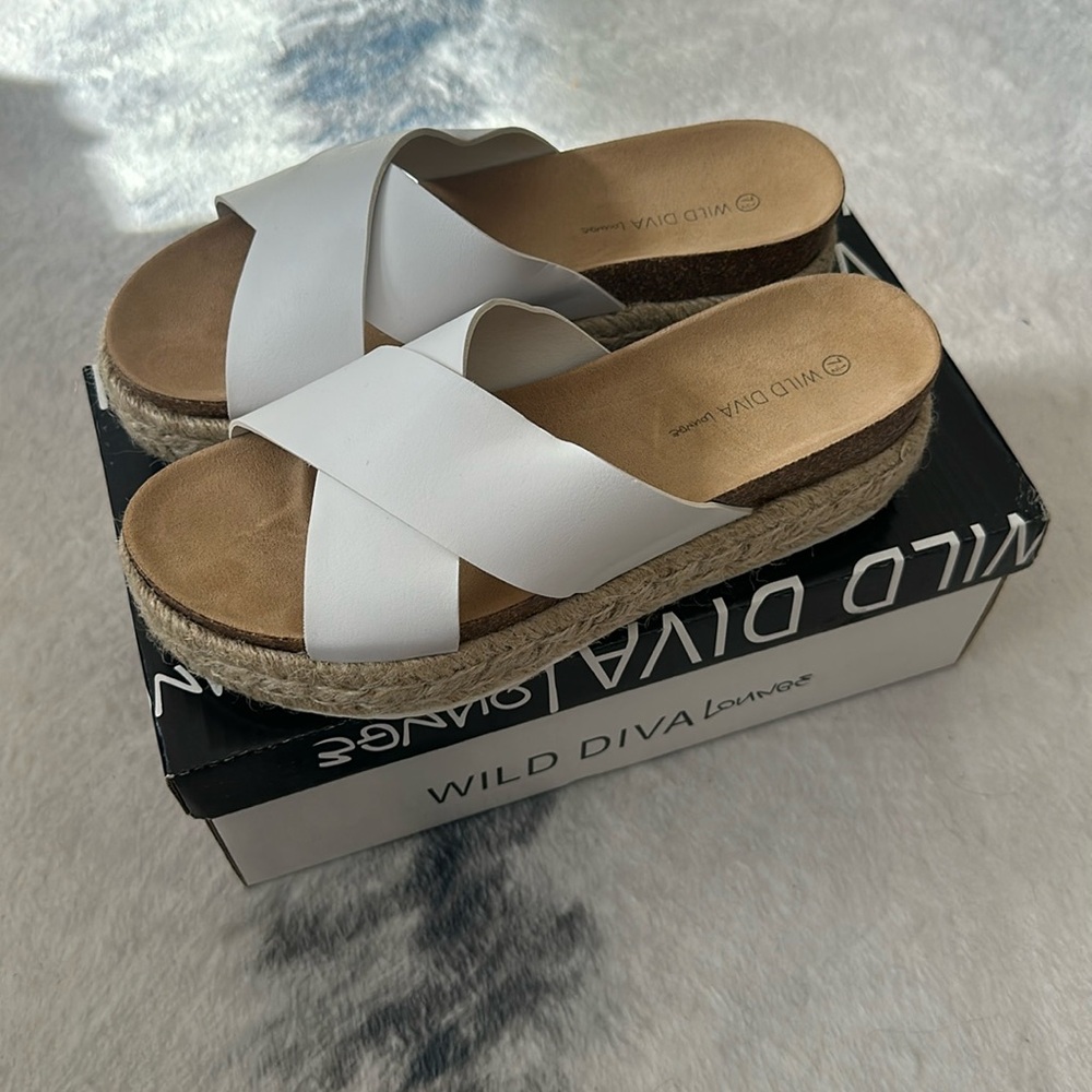 Bamboo White & Tan Platform Slides